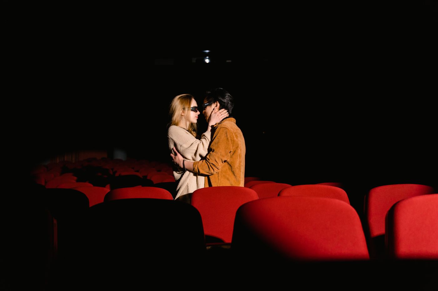 麻花影视 · 港口赛照